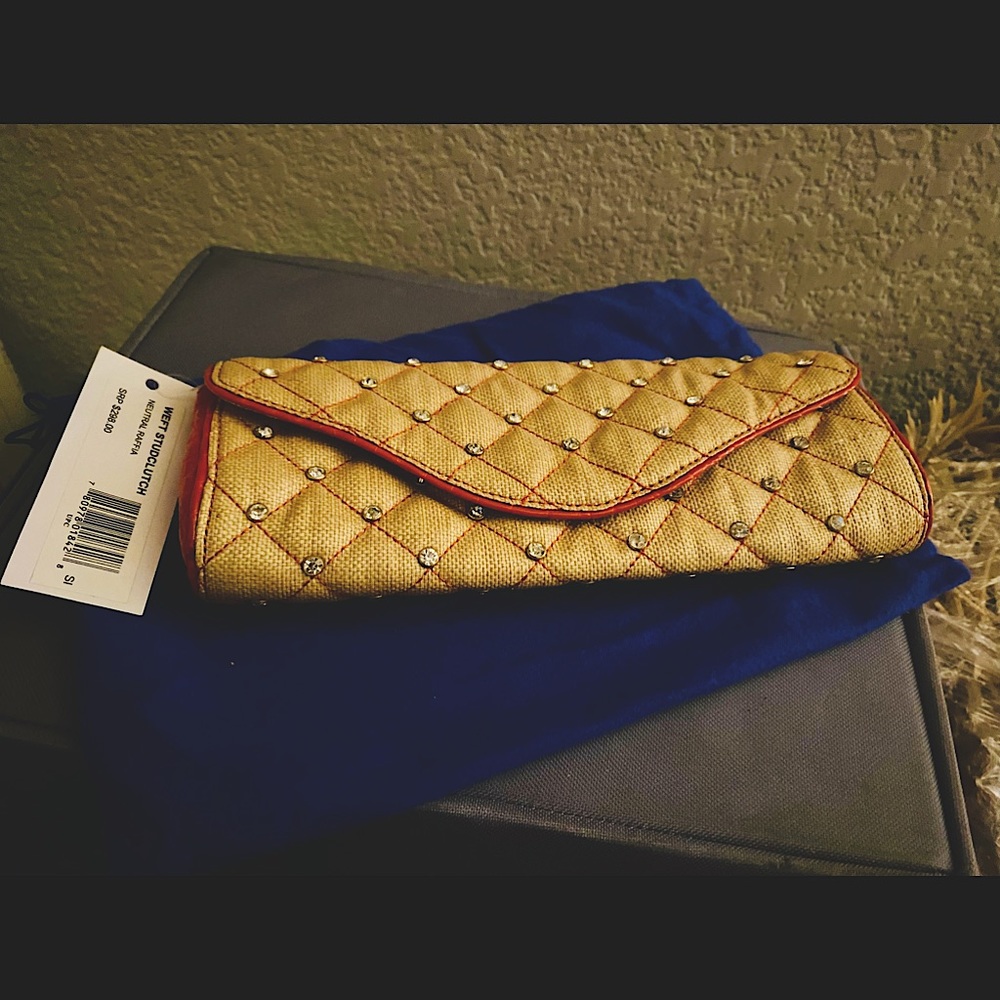 STUART WEITZMAN  NEUTRAL RAFFIA STUD CLUTCH